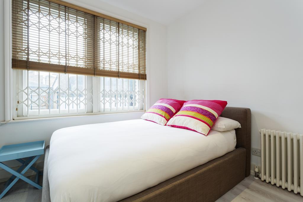 Veeve - Sophisticated Soho Apartment Лондон Екстериор снимка