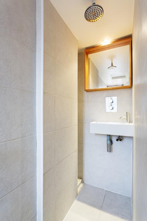 Veeve - Sophisticated Soho Apartment Лондон Екстериор снимка